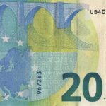 Banconota da 20 euro con evidenza del suo valore speciale nel gioco del Superenalotto.