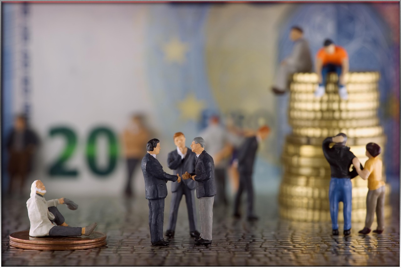 Tabella informativa sui requisiti pensionistici e l'età per il 2025.