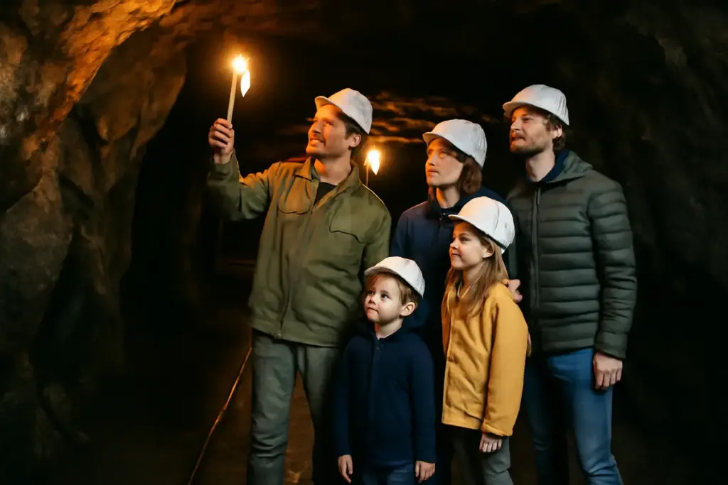 Grotte e miniere visitabili in Sudtirolo: luoghi misteriosi con sorprese storiche per grandi e piccoli