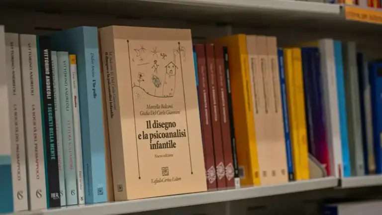 Castelrotto e l’altopiano: come centro storico e paesaggio agricolo costruiscono la stessa esperienza