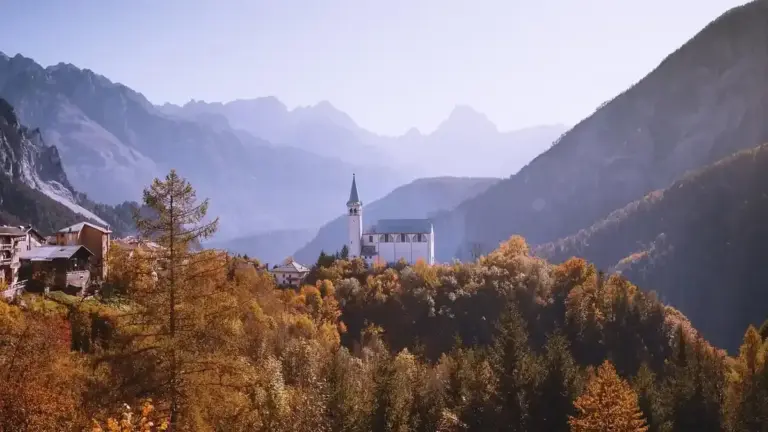 Bressanone e dintorni: un itinerario lento tra portici, piazze e paesaggio autunnale